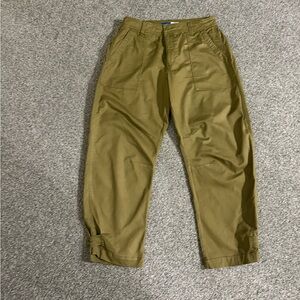 Old Navy Women’s Barrel Khaki Cargo Pants